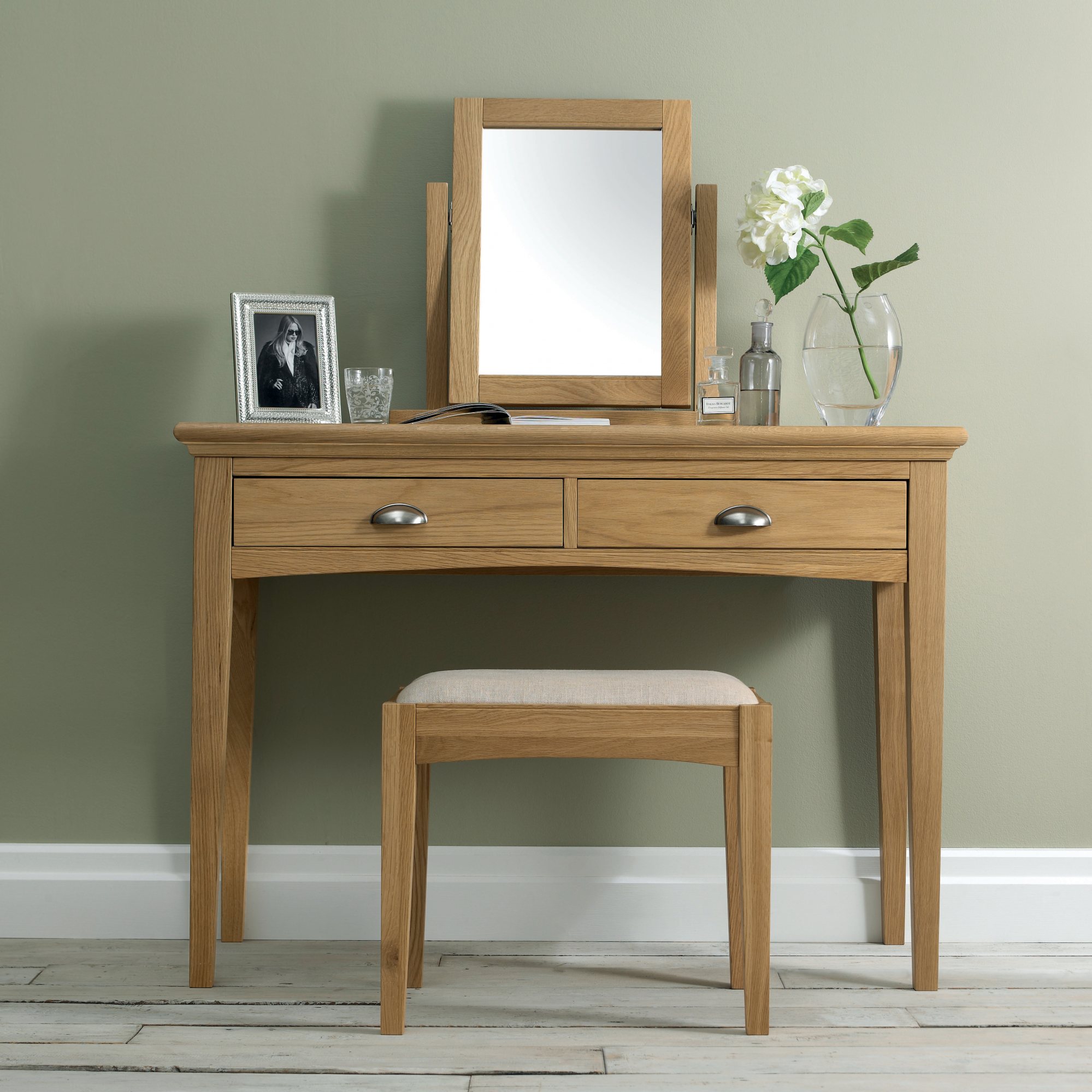 Hampstead Oak Dressing Table Bedroom Furniture Bentley Designs