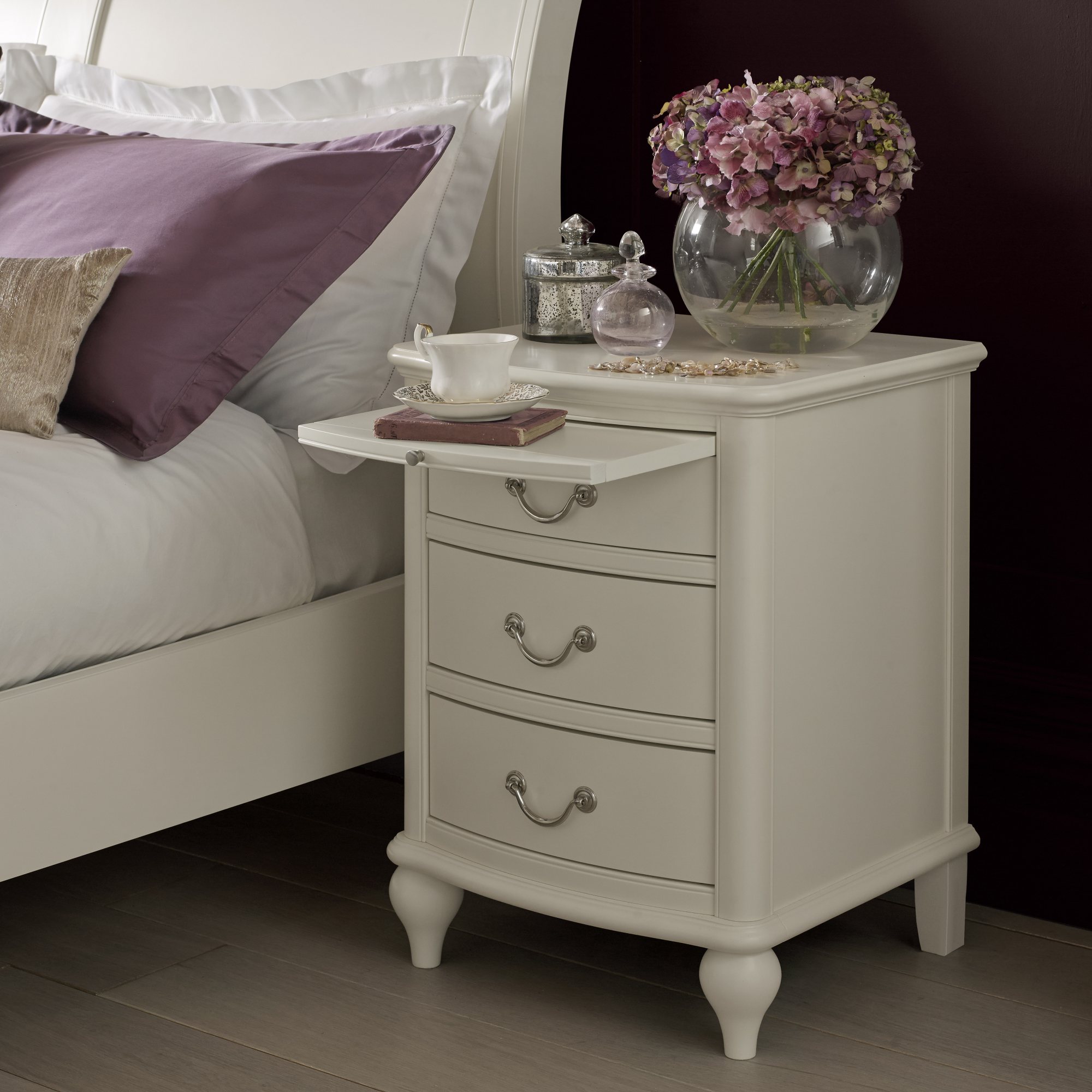 Signature Collection Bordeaux Ivory 3 Drawer Nightstand Nightstands