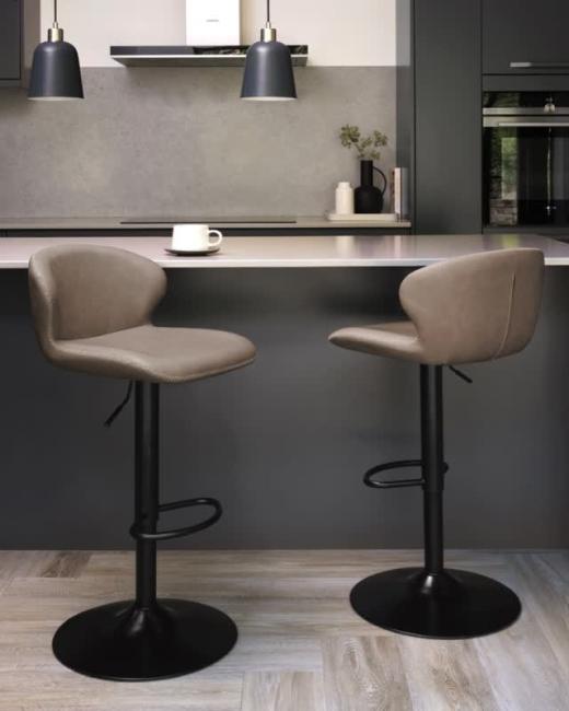 Designed for the long sit, not the quick perch.⁠ ⁠ The wraparound seat of Rosso, along with its a...