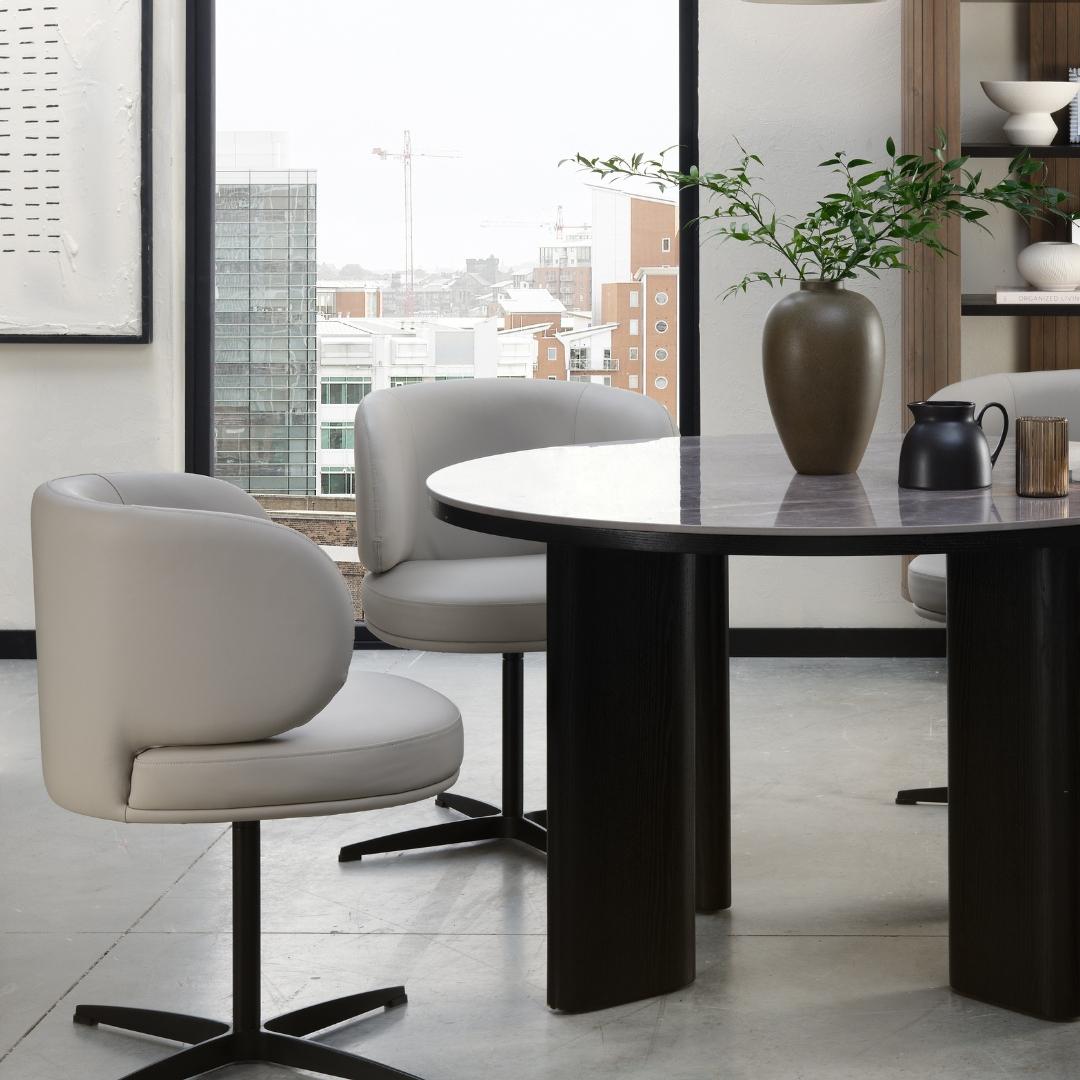 Gloss, curve, and just enough attitude. Style it once and it just works.⁠ ⁠ Carmen brings subtle...
